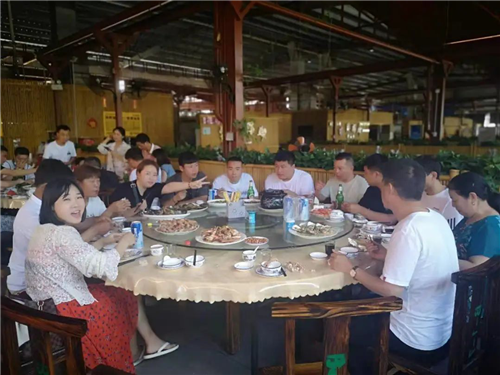 湖南鑫億電梯有限公司,湖南觀光電梯,加裝住宅電梯