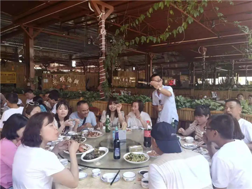 湖南鑫億電梯有限公司,湖南觀光電梯,加裝住宅電梯